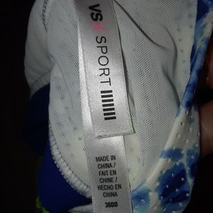 Victoria's Secret Other - Never worn Victoria Secret sports bra Victoria's Secret Other - Never worn Victoria Secret sports bra
